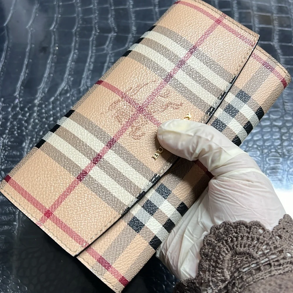 Burberry Wallet (Authentic) - Picture 11 of 15